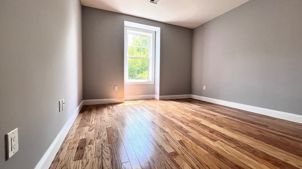 Condominium at 585 Washington St # 0305, Quincy MA 02169, photo 6 of 9