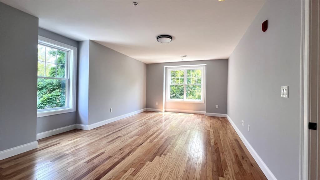 Condominium at 585 Washington St # 0305, Quincy MA 02169, photo 5 of 9