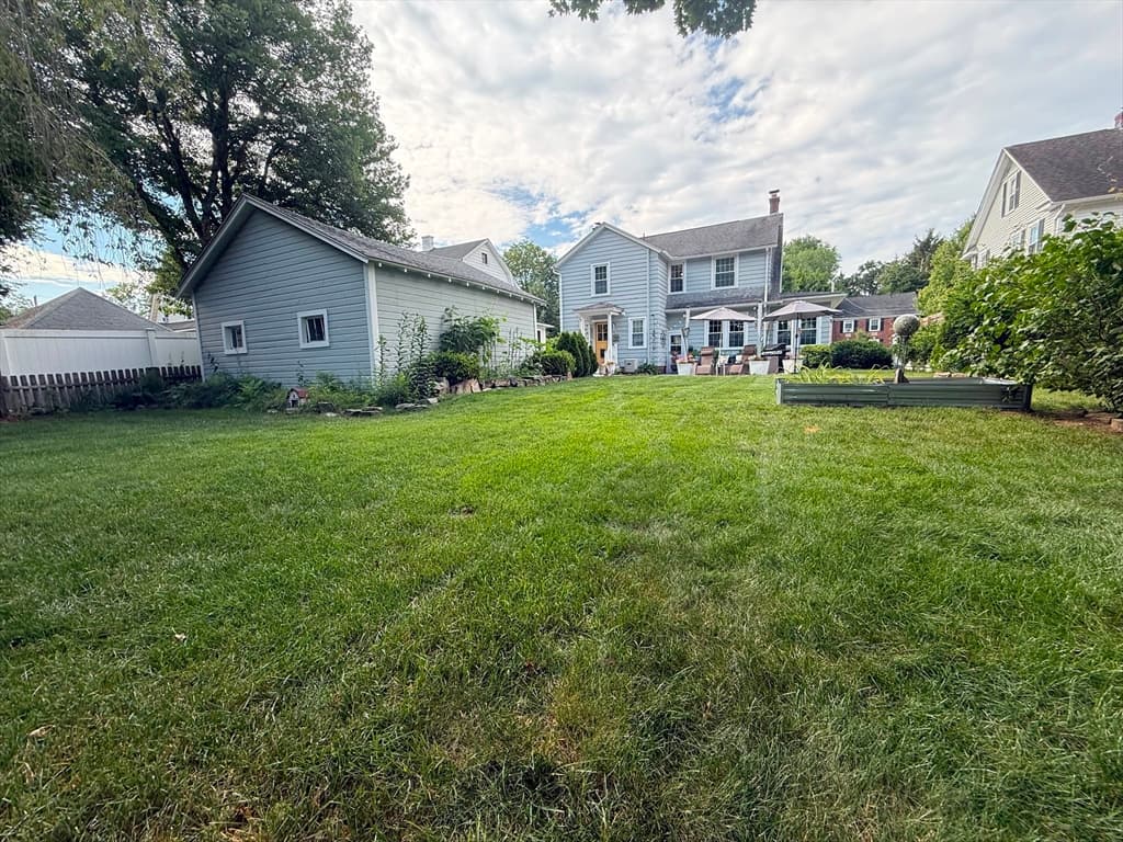 Single Family Residence at 174 Hopkins Pl, Longmeadow MA 01106, photo 7 of 23