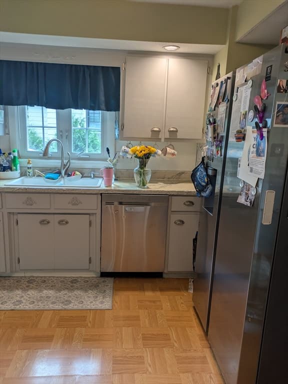 Single Family Residence at 174 Hopkins Pl, Longmeadow MA 01106, photo 14 of 23