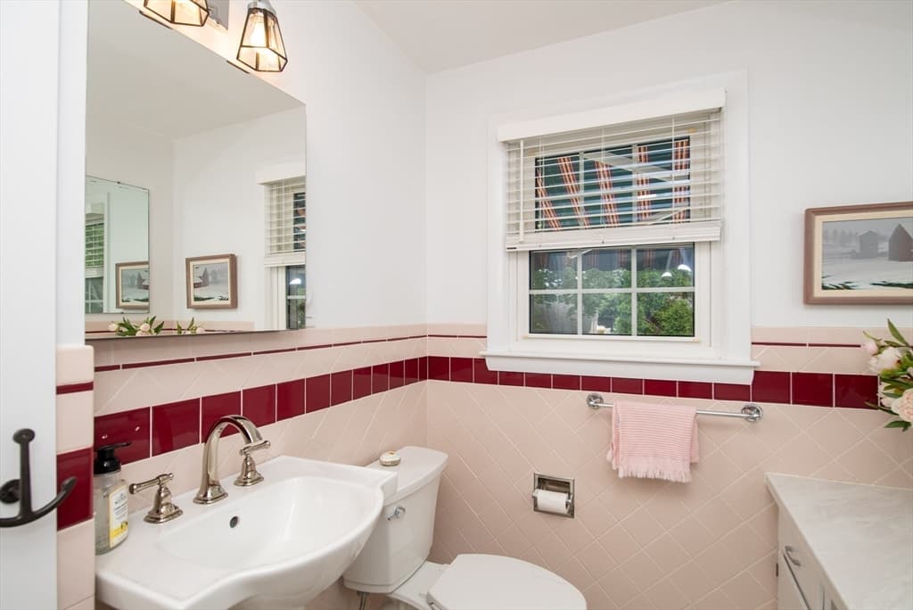 Single Family Residence at 12 Brook Drive, Fairhaven MA 02719, photo 16 of 36