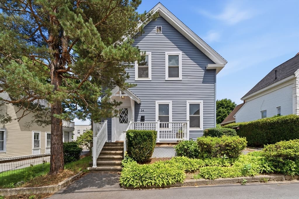 24 Marblehead St, North Andover MA 01845