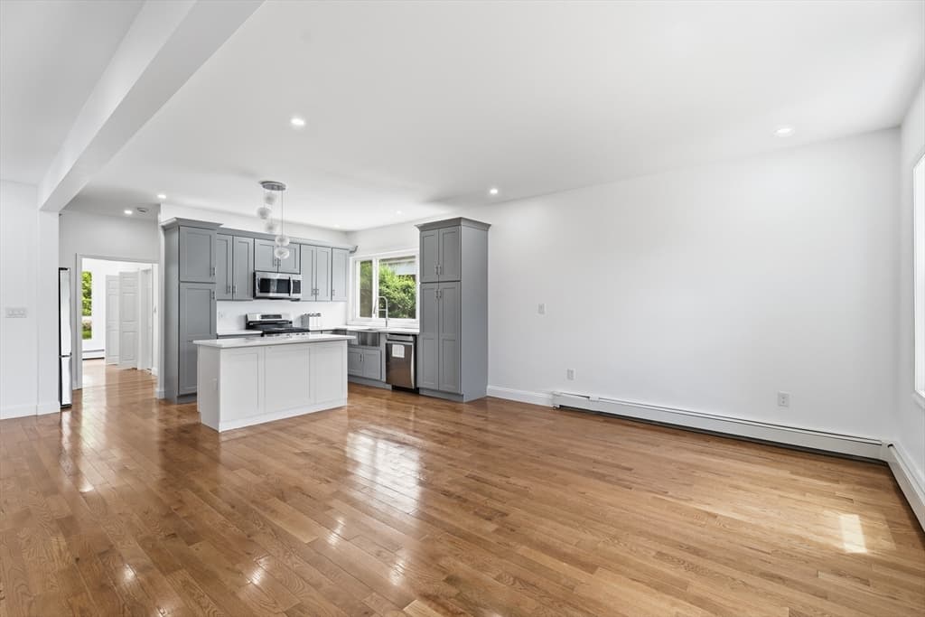 24 Marblehead St, North Andover MA 01845 photo 9