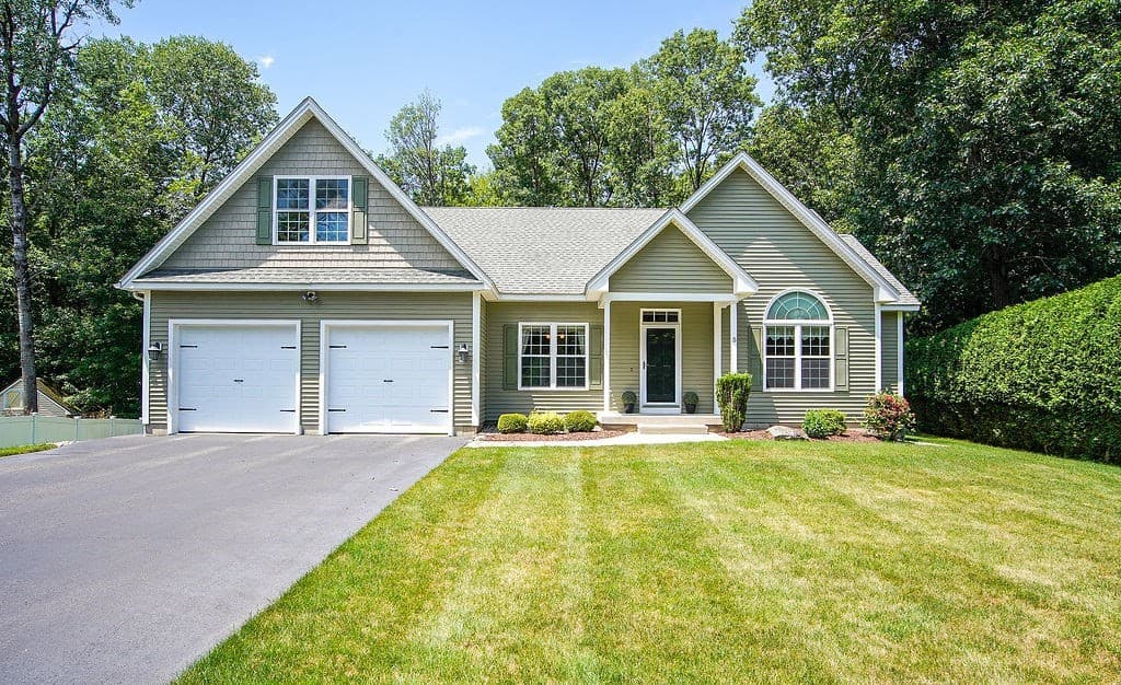 5 Red Bridge Ln, South Hadley MA 01075