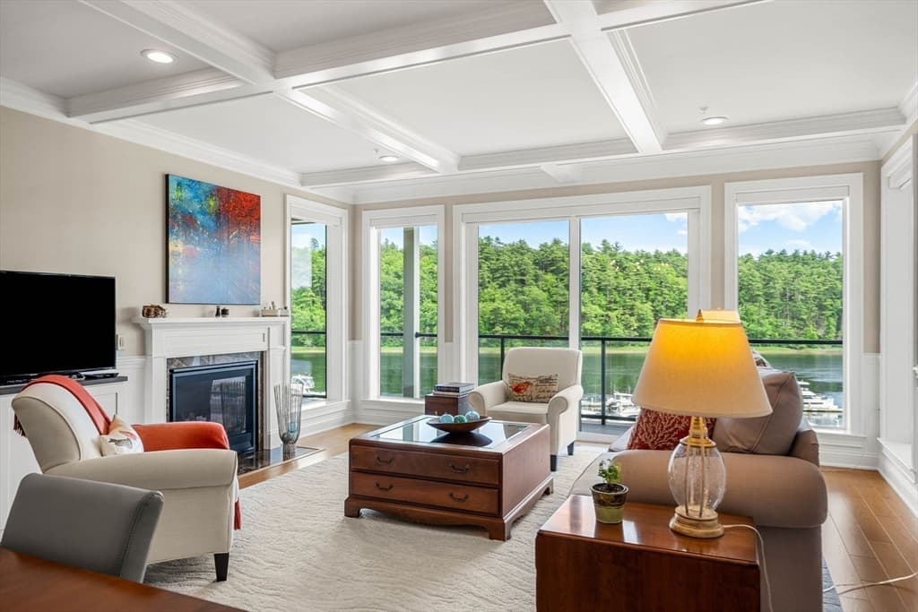 Condominium at 60 Merrimac Street # 403, Amesbury MA 01913, Amesbury, photo 16 of 40