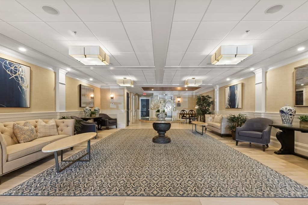 Condominium at 60 Merrimac Street # 403, Amesbury MA 01913, Amesbury, photo 3 of 40