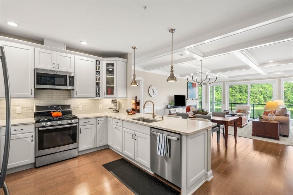 Condominium at 60 Merrimac Street # 403, Amesbury MA 01913, Amesbury, photo 9 of 40