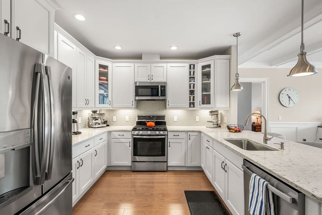 Condominium at 60 Merrimac Street # 403, Amesbury MA 01913, Amesbury, photo 10 of 40