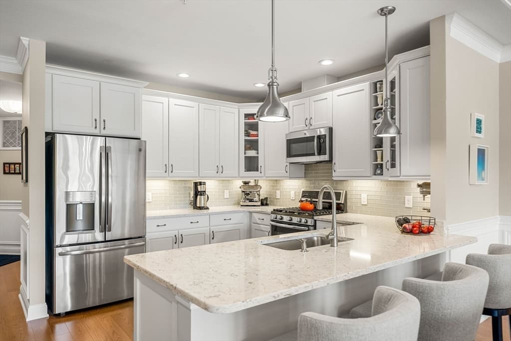Condominium at 60 Merrimac Street # 403, Amesbury MA 01913, Amesbury, photo 11 of 40