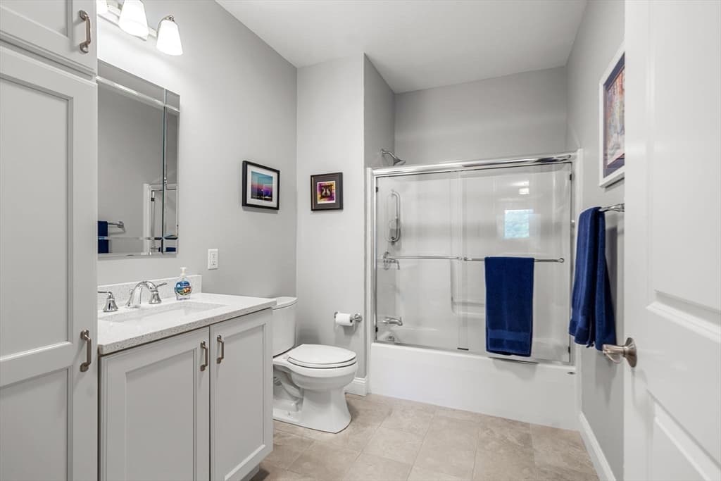 Condominium at 60 Merrimac Street # 403, Amesbury MA 01913, Amesbury, photo 25 of 40