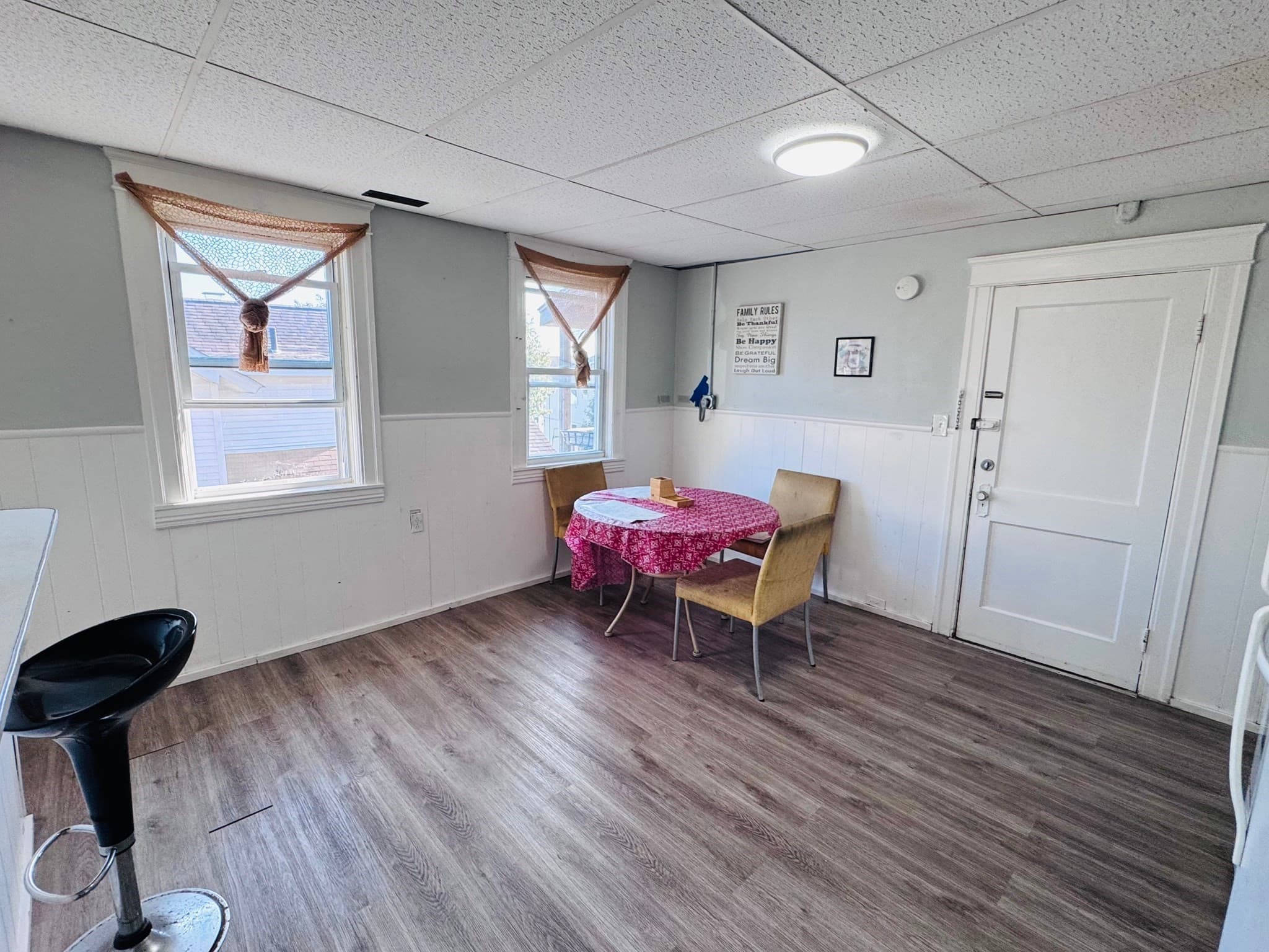 3 Family at 23 Woodford St, Worcester MA 01604, photo 28 of 42