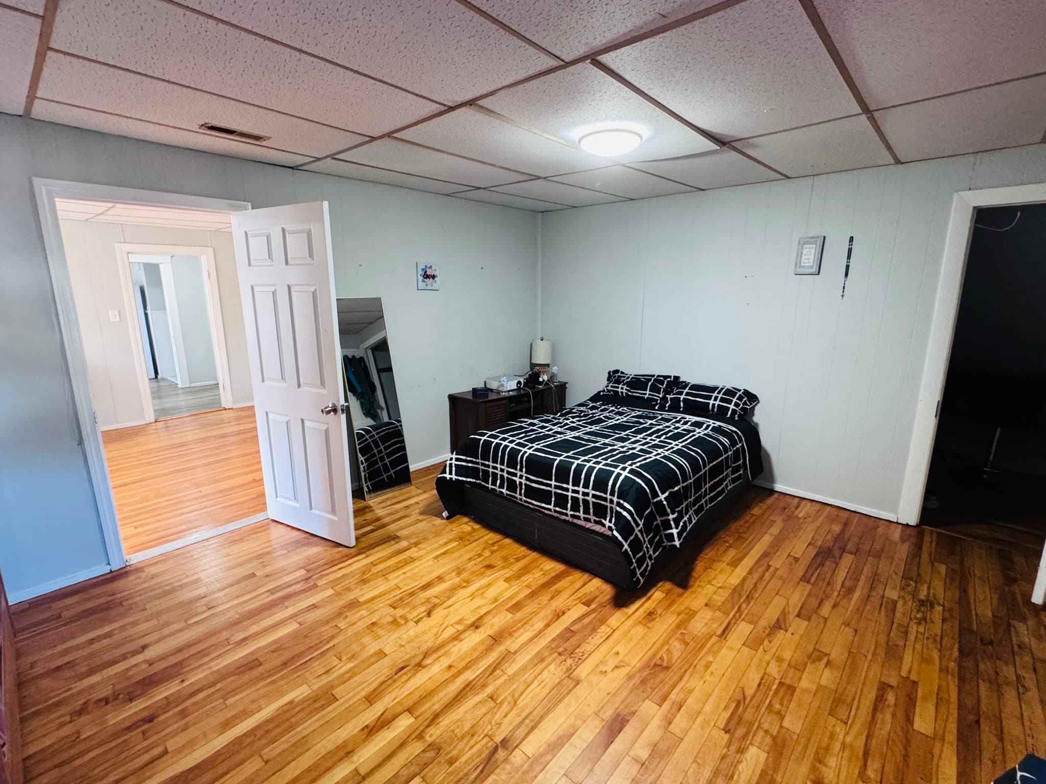 3 Family at 23 Woodford St, Worcester MA 01604, photo 31 of 42