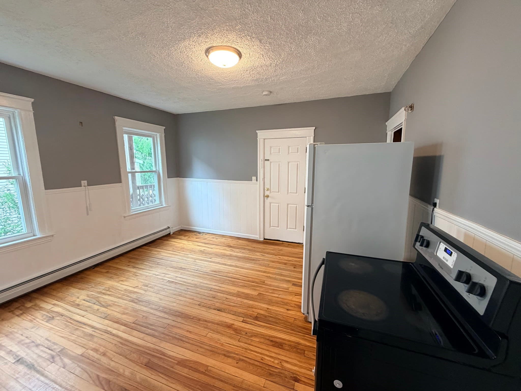 3 Family at 23 Woodford St, Worcester MA 01604, photo 8 of 42