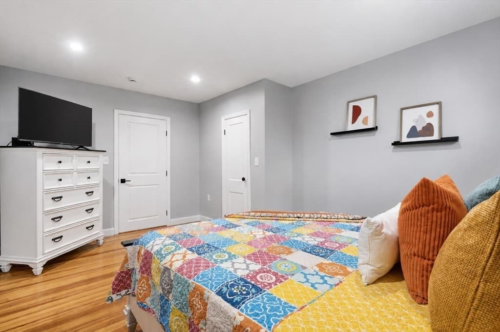 Single Family Residence at 5 Bradford Terr, Saugus MA 01906, Saugus, photo 13 of 40