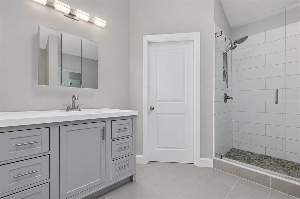 Single Family Residence at 5 Bradford Terr, Saugus MA 01906, Saugus, photo 5 of 40
