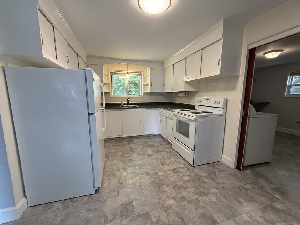 36 Fifth Avenue, Lowell MA 01854 photo 7