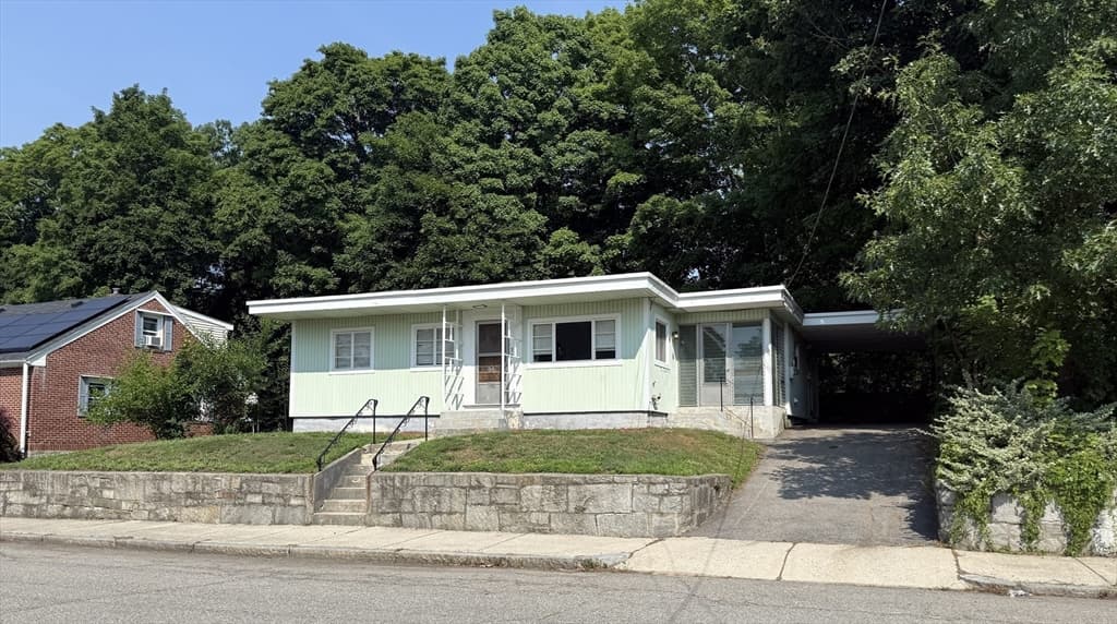 36 Fifth Avenue, Lowell MA 01854