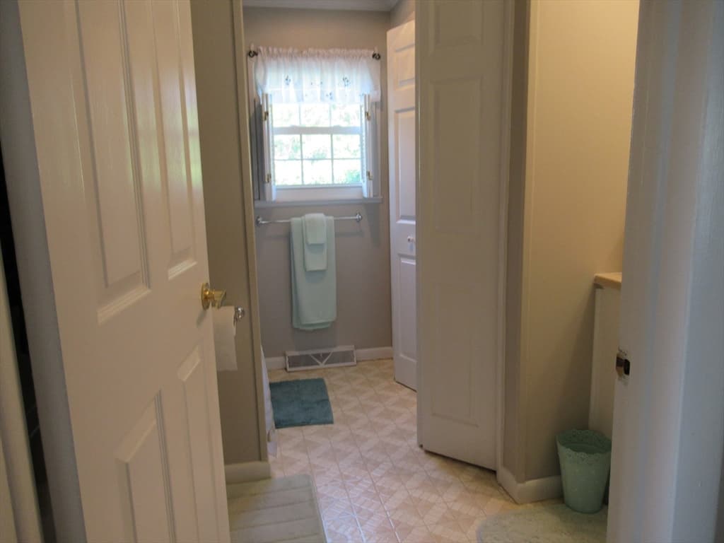 Single Family Residence at 15 Canterbury Lane, Rockland MA 02370, Rockland, photo 9 of 12