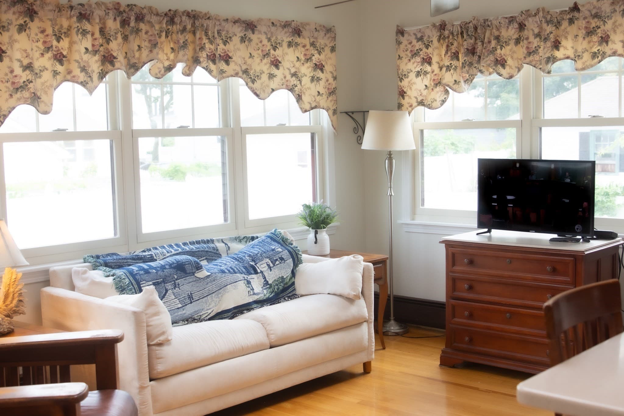 Single Family Residence at 24 Rawson Rd, Quincy MA 02170, Quincy, photo 7 of 42