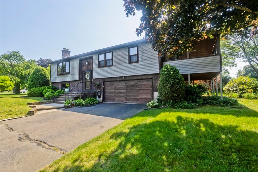 Single Family Residence at 9 Dowds Ln, Chicopee MA 01020, Chicopee, photo 2 of 32
