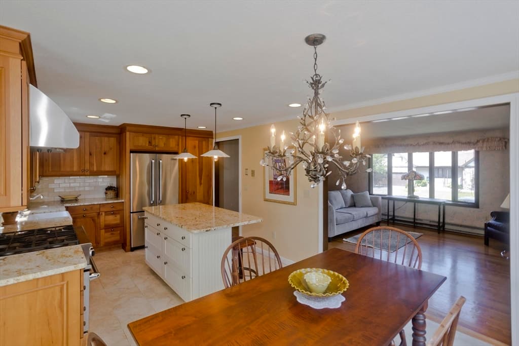 Single Family Residence at 9 Dowds Ln, Chicopee MA 01020, Chicopee, photo 6 of 32