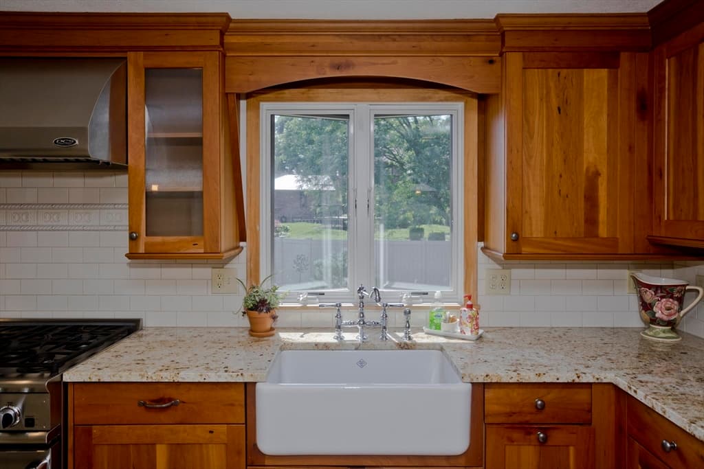 Single Family Residence at 9 Dowds Ln, Chicopee MA 01020, Chicopee, photo 9 of 32
