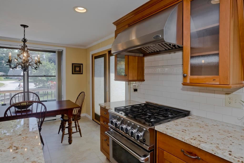 Single Family Residence at 9 Dowds Ln, Chicopee MA 01020, Chicopee, photo 10 of 32