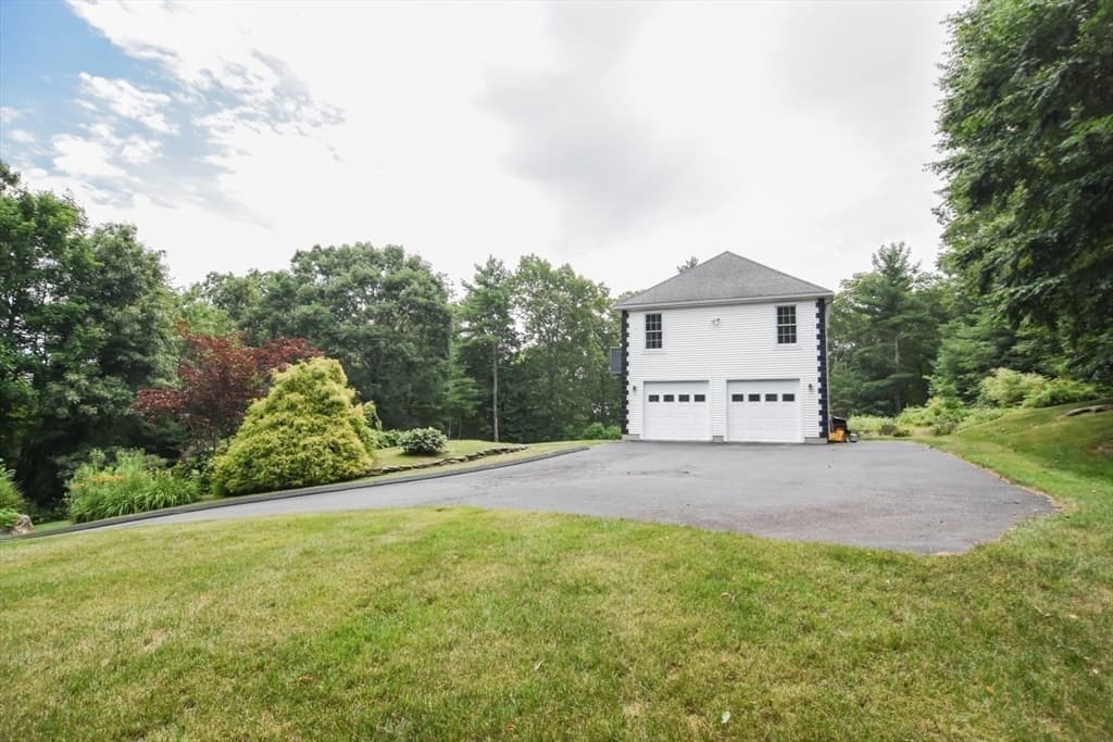 Single Family Residence at 8 Martin Rd, Brookfield MA 01506, Brookfield, photo 7 of 41