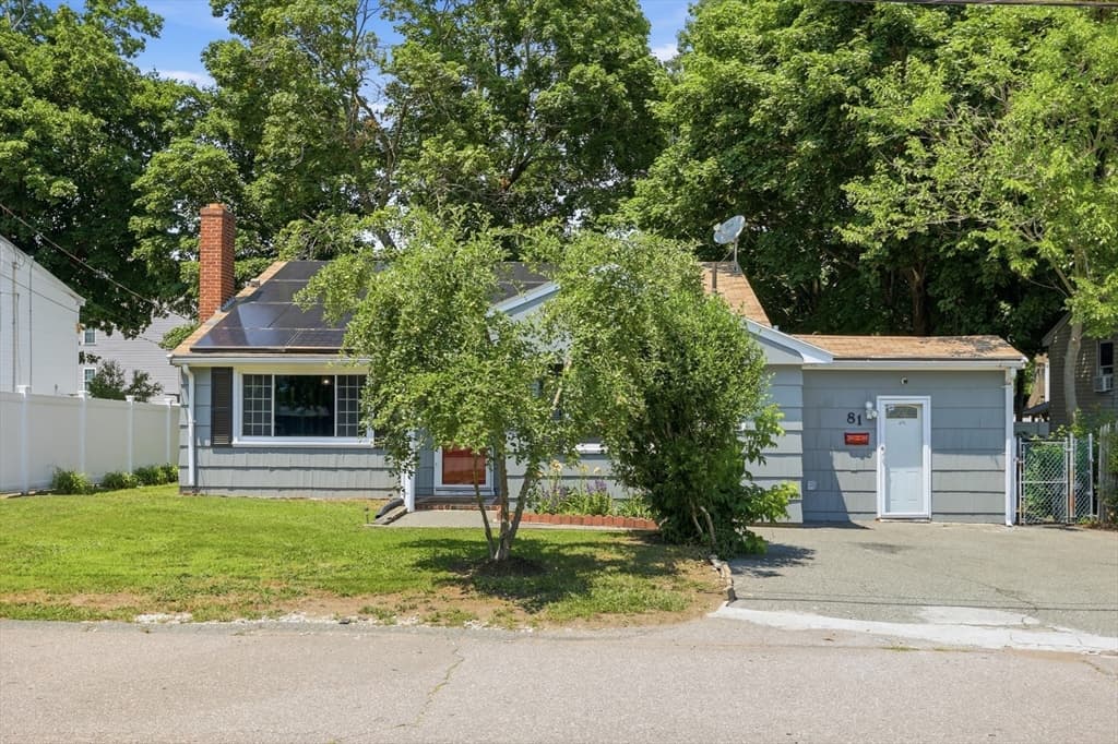 81 Packard Way, Brockton MA 02301 photo 2