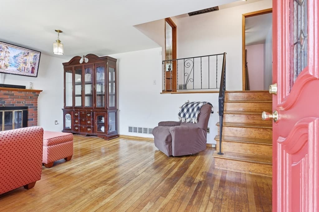 81 Packard Way, Brockton MA 02301 photo 4