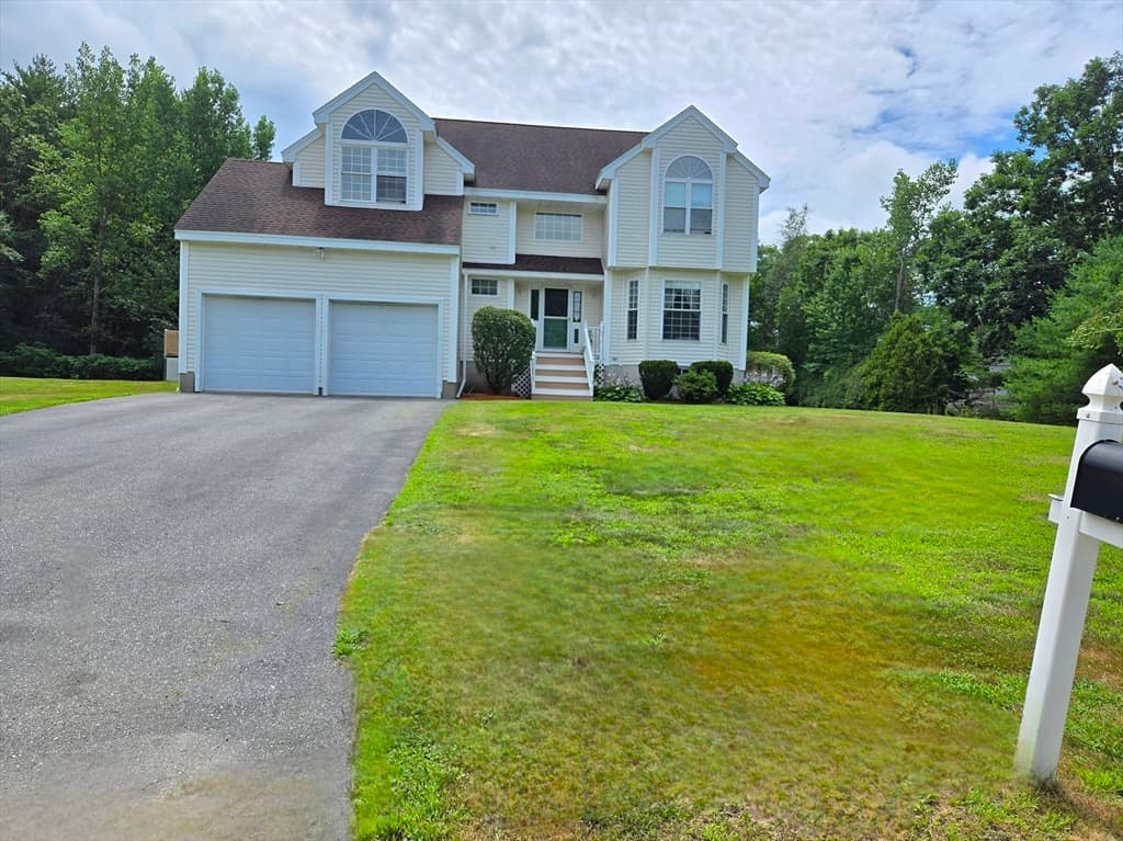 4 Jennifer, Pelham NH 03076