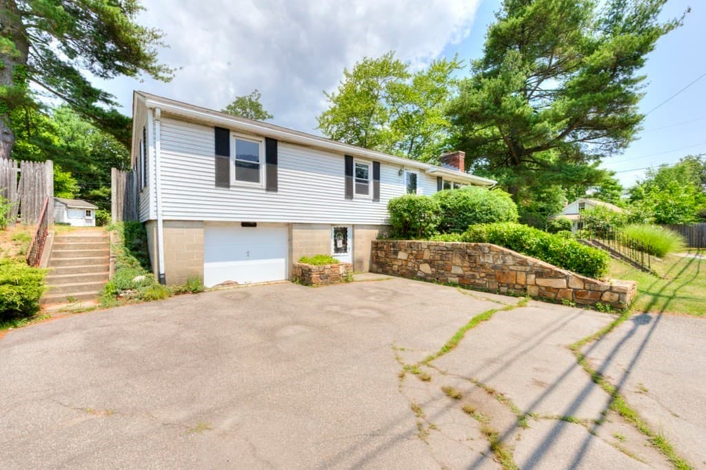 131 Hartford Tpke, Shrewsbury MA 01545