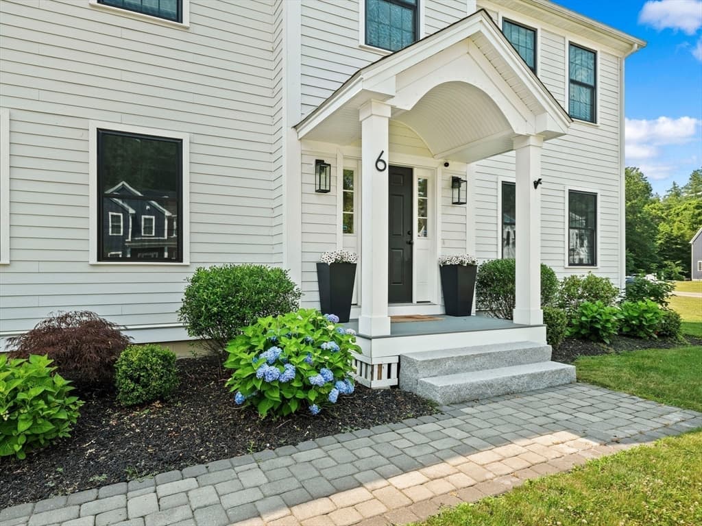 6 Genevieve Ln, Acton MA 01720 photo 2