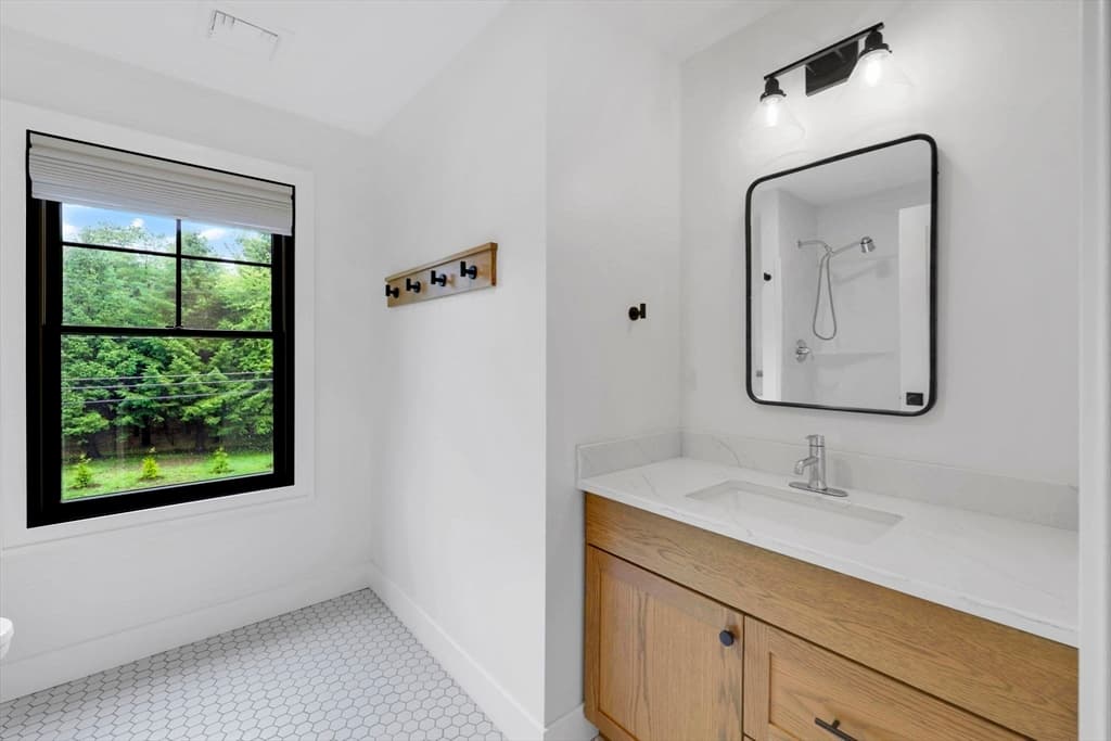 1322 Center St, Ludlow MA 01056 photo 25