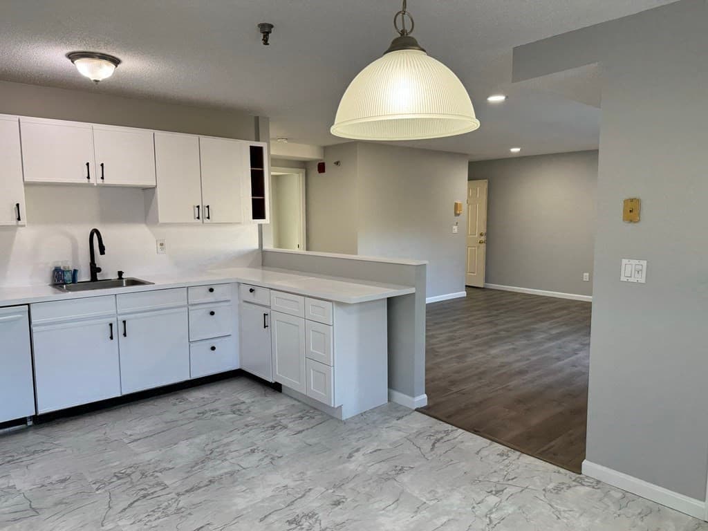 74 Tennis Plaza Rd # 31, Dracut MA 01826 photo 4