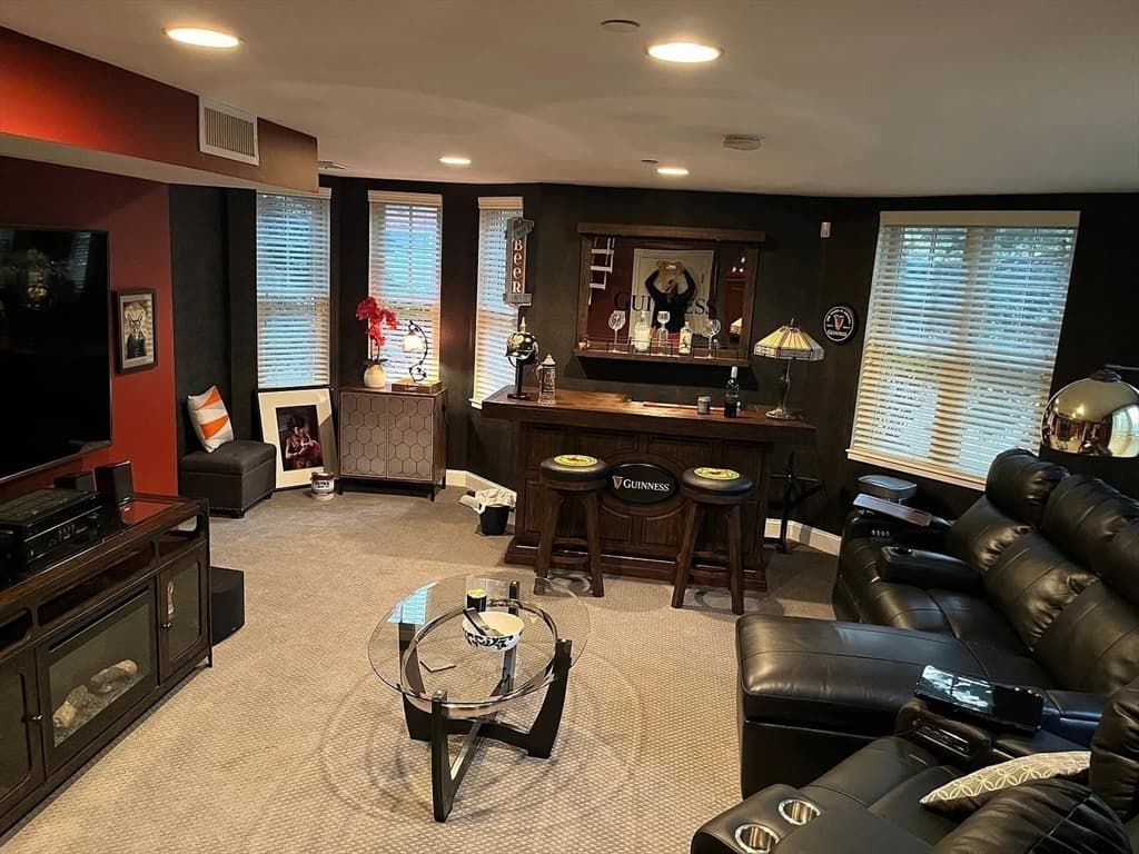 Condominium at 11 Whipple Ave # 1, Boston MA 02131, Boston, photo 9 of 10