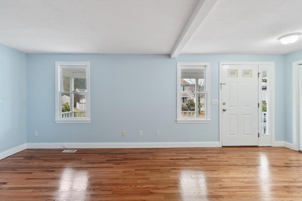 Single Family Residence at 29 Lamplighter Ln, Chelmsford MA 01863, photo 3 of 37