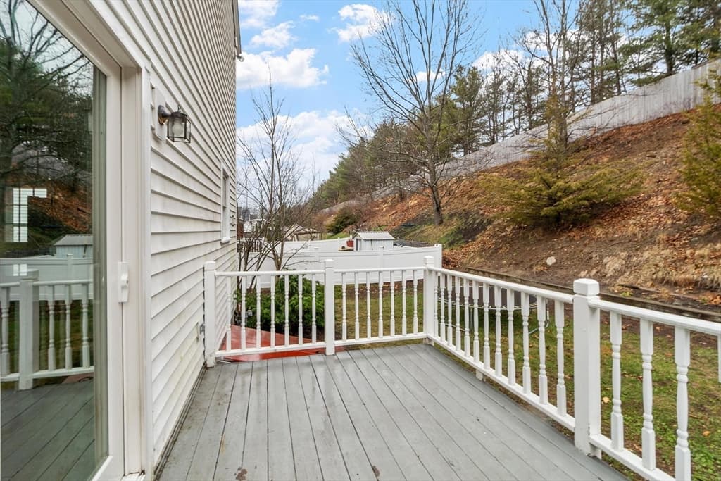 Single Family Residence at 29 Lamplighter Ln, Chelmsford MA 01863, photo 30 of 37