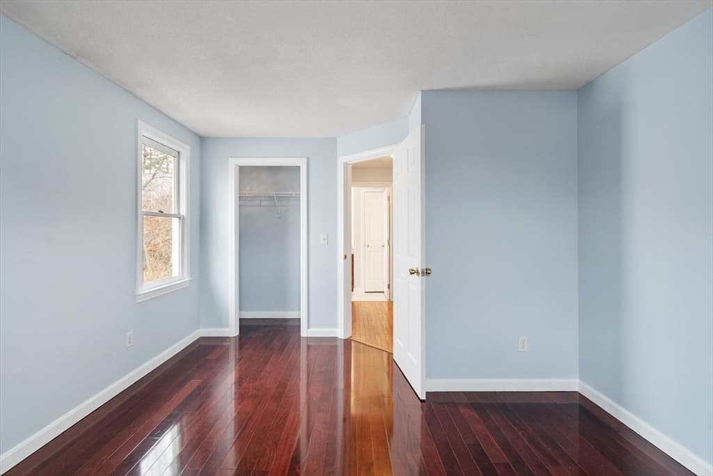 Single Family Residence at 29 Lamplighter Ln, Chelmsford MA 01863, photo 19 of 37