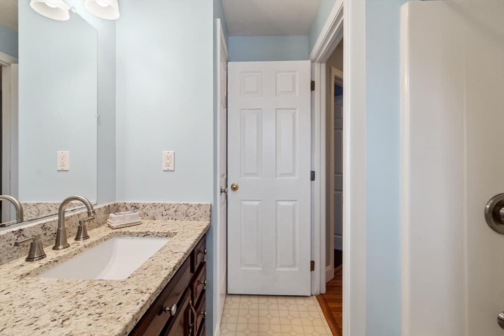Single Family Residence at 29 Lamplighter Ln, Chelmsford MA 01863, photo 21 of 37