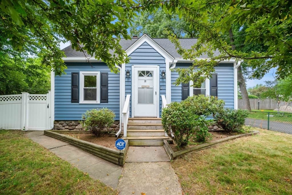 31 Lincoln St, Methuen MA 01844