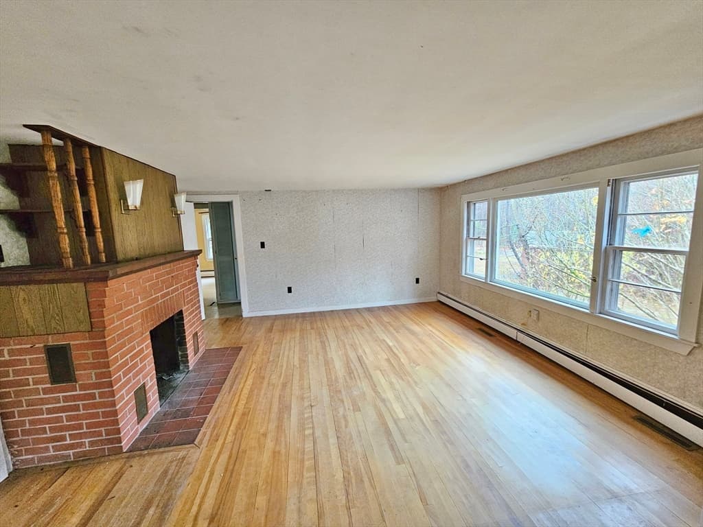 Single Family Residence at 190 Mile Hill Road, Boylston MA 01505, Boylston, photo 3 of 17