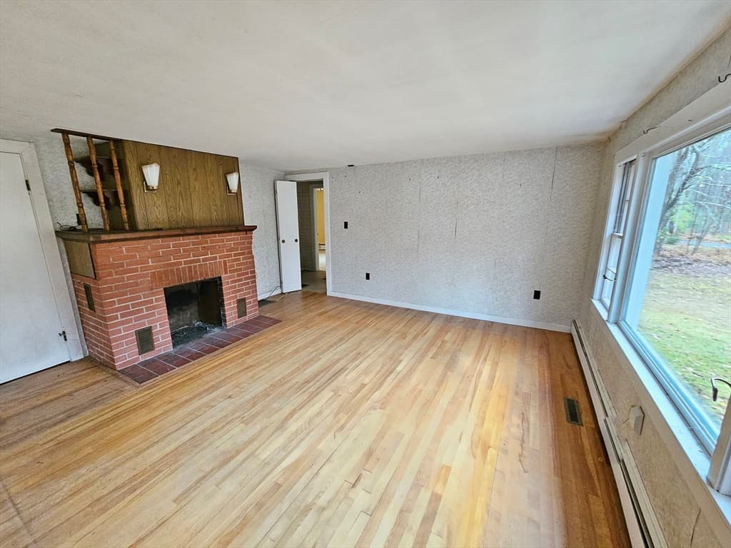 Single Family Residence at 190 Mile Hill Road, Boylston MA 01505, Boylston, photo 4 of 17
