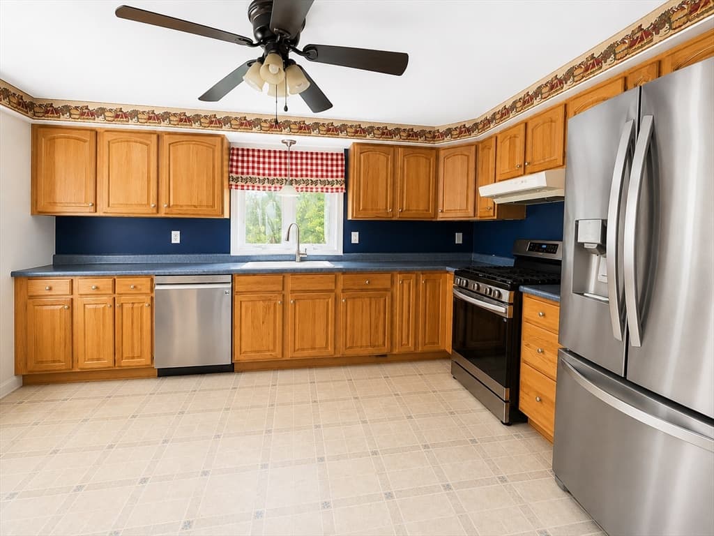 Single Family Residence at 98 H Foote Rd, Charlton MA 01507, Charlton, photo 6 of 16