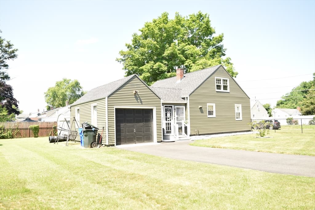 43 Barton St, Springfield MA 01104 photo 24
