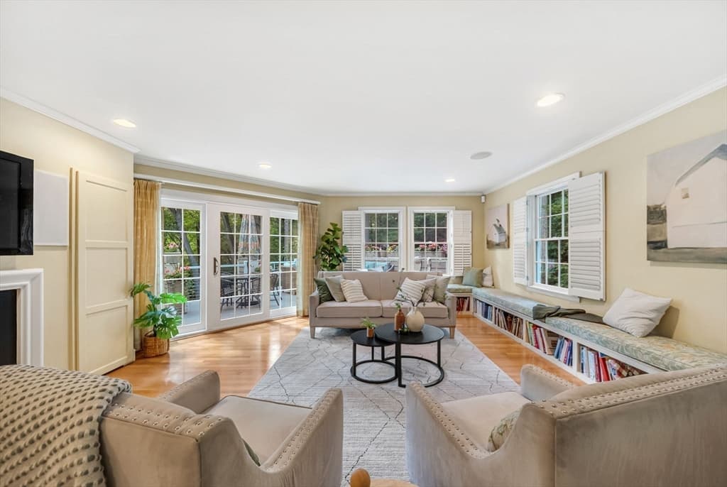 Single Family Residence at 44 Old Rd, Weston MA 02493, Weston, photo 5 of 33