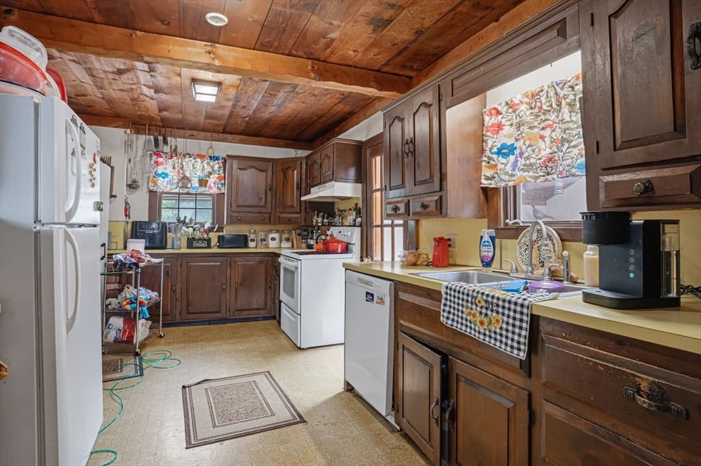 Single Family Residence at 20 Baker St, Hanson MA 02341, Hanson, photo 5 of 41