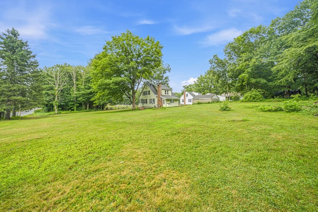 26 Hough Rd, Sutton MA 01590 photo 4