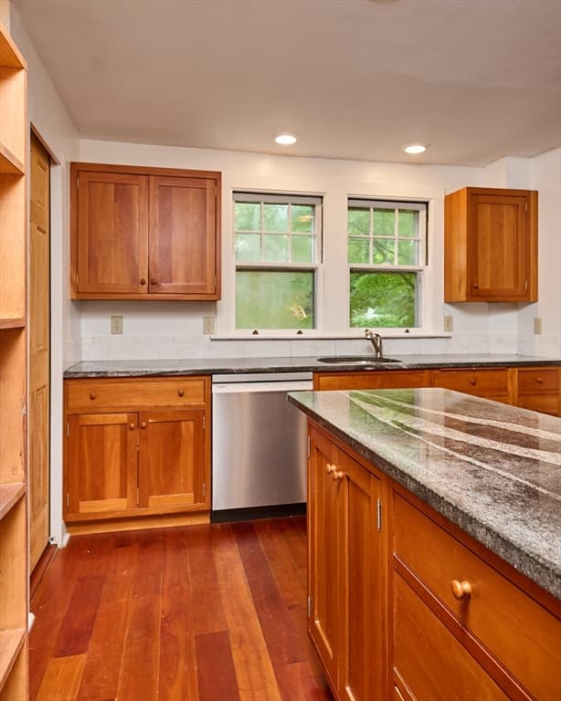 9 Mcclure St, Amherst MA 01002 photo 12