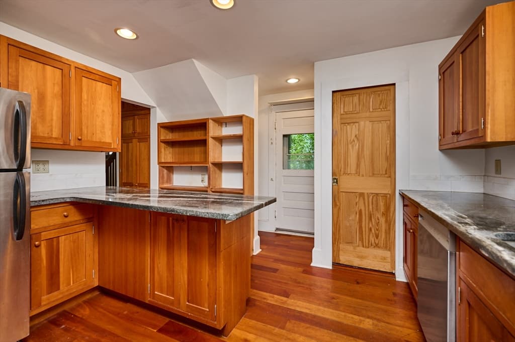 9 Mcclure St, Amherst MA 01002 photo 10